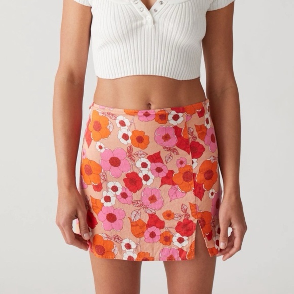 Urban Outfitters Floral Rosie Notched Pelmet Mini Skirt Size Medium